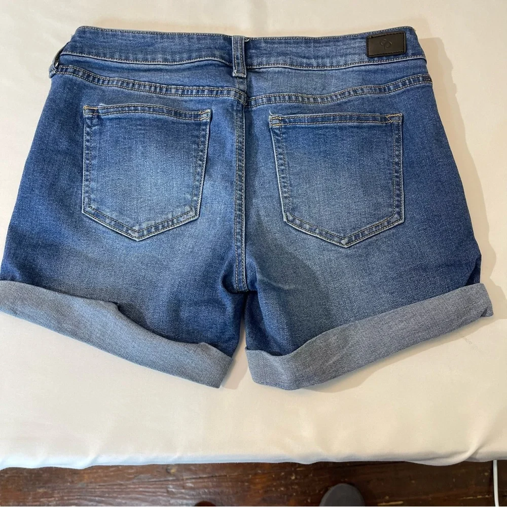 CELEBRITY PINK WOMENS DENIM SHORTS, SIZE 2/27, VERY GOOD CONDITION, PREO…